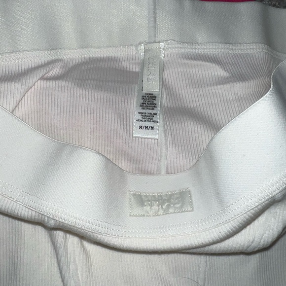 Skims Raspberry and Bone Cotton Rib Boxers - Picture 5 of 9